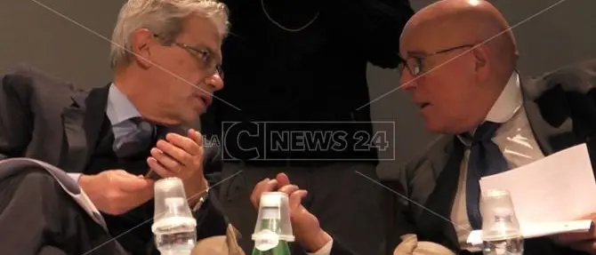 Il ministro per il Sud: «La Calabria è la regione che ha investito di più nella sicurezza scolastica»