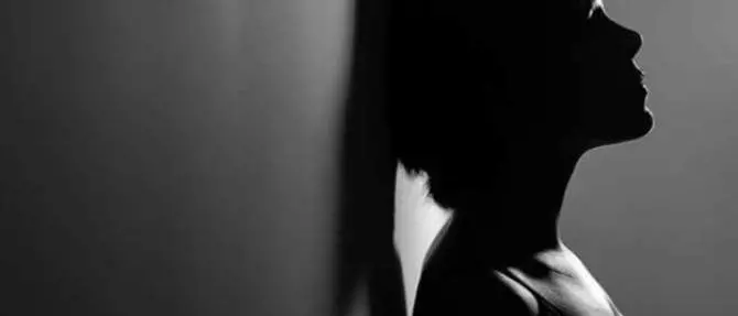 «Papà ha ucciso la mamma», la storia di Elisabeth che dopo 13 anni porta il suo dramma a Miss Italia