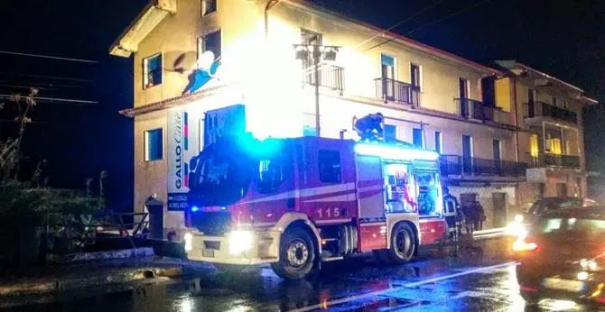 In fiamme un'abitazione di Belvedere Marittimo