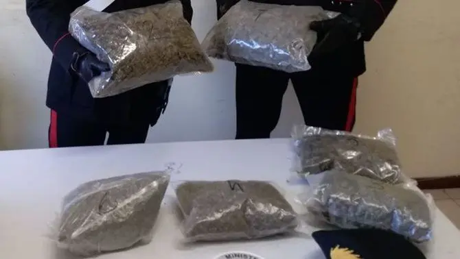 Su un furgone con oltre tre chili di marijuana, un arresto a Polistena
