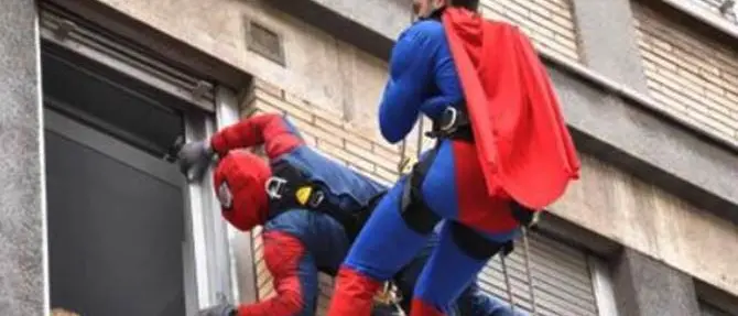 Supereroi acrobati per i bambini ricoverati nell’Ospedale di Lamezia Terme