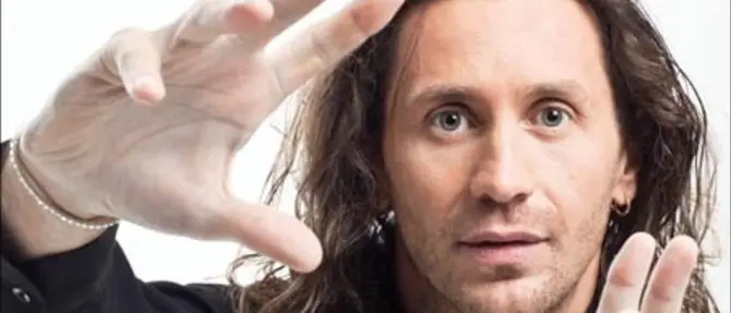 Povia divide ancora: «Sei omofobo e razzista». «E voi siete bimbiminkia»