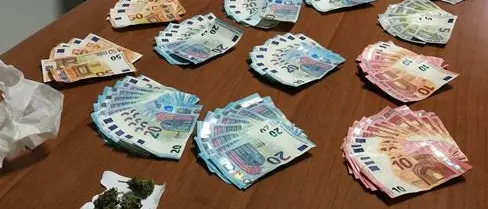 Sigilli al market della droga, quattro provvedimenti cautelari eseguiti nel Cosentino