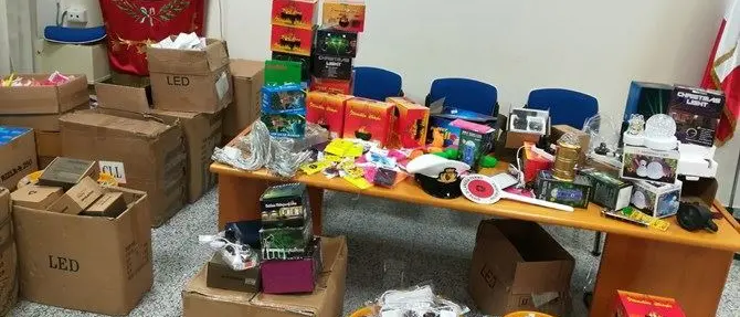 Lamezia, controlli da parte dei vigili: patenti ritirate e sequestri di cineserie