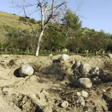 Preleva massi da un fiume, denunciato imprenditore a Mesoraca