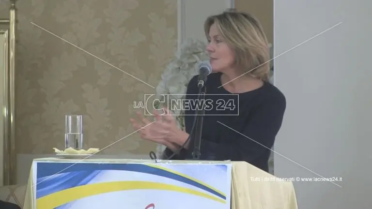 Sanità, Beatrice Lorenzin a Rossano: «Su commissariamento deciderà il Consiglio dei Ministri» (VIDEO)