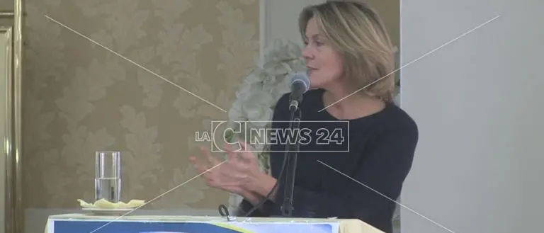 Sanità, Beatrice Lorenzin a Rossano: «Su commissariamento deciderà il Consiglio dei Ministri» (VIDEO)