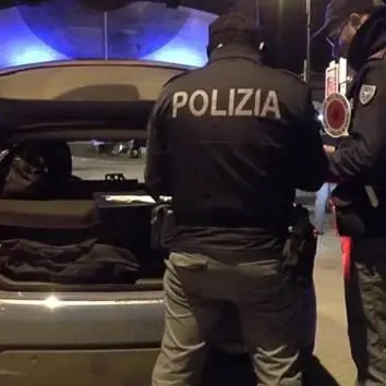 Si accorge di essere seguita e avvisa la Polizia, arrestato stalker