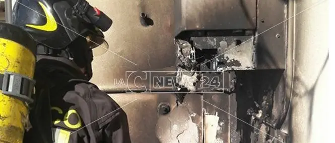 Lamezia, in fiamme una caldaia: intervengono i Vigili del fuoco