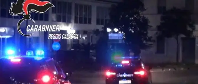 ‘Ndrangheta, estorsioni e violenze per il monopolio della consegna merci: tre fermi (NOMI-FOTO)