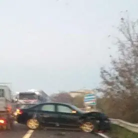 Scontro tra due auto sulla statale 106 tra Guardavalle e Monasterace