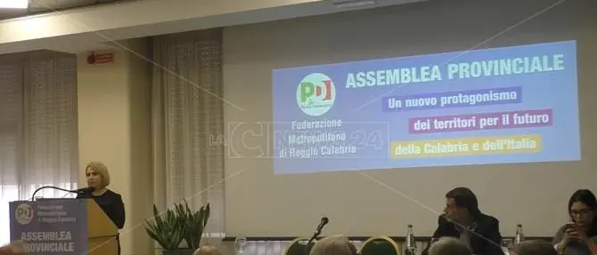 Assemblea Pd a Reggio, assenti Roccisano e Marcianò. Romeo: «Chi non c'è oggi non ci rappresenta»
