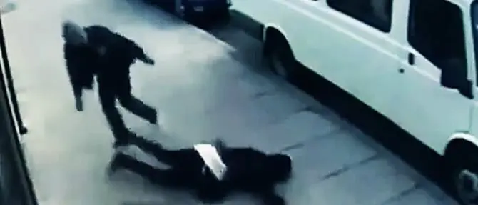 Crotone, vittima di un folle gioco che spopola sul web: 13enne presa a pugni in strada