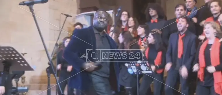 Gli auguri del sindaco Occhiuto tra il concerto gospel e il Piccolo Coro del Rendano (VIDEO)