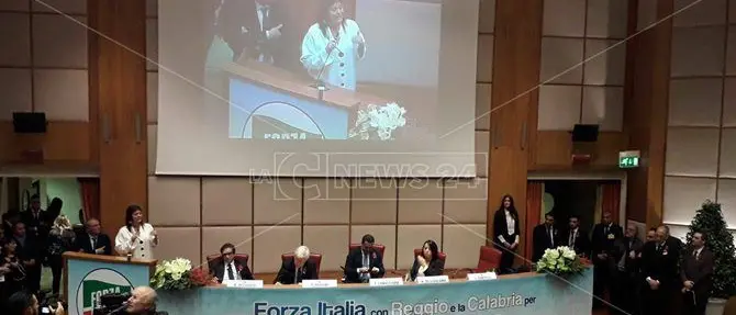 Forza Italia, De Girolamo e Romani incoronano Cannizzaro: «Questa sala profuma di vittoria» (VIDEO)