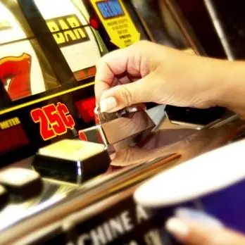 Slot machine, calabresi schiavi del gioco d'azzardo (VIDEO)