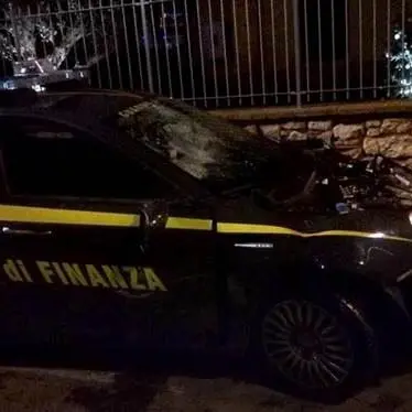 Scontro auto Gdf e Jeep, 4 feriti