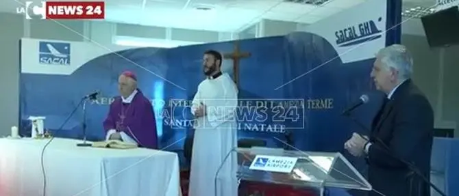 Il vescovo Cantafora celebra messa in Sacal. De Felice: “Staremo vicini ai lavoratori e alla città di Lamezia Terme” (VIDEO)