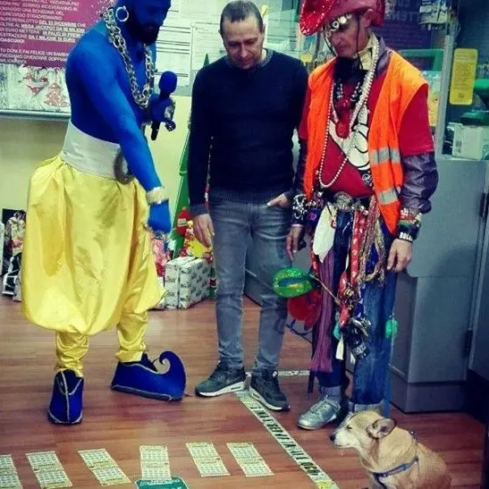 Cane fiuta i biglietti vincenti del gratta e vinci. Striscia scende a Reggio per indagare (VIDEO)