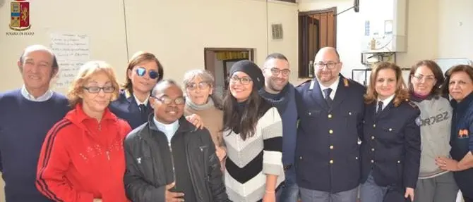 Donati alimenti per il pranzo di Natale alla mensa di Reggio