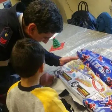 Le iniziative di solidarietà della polizia per le festività natalizie