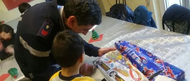 Le iniziative di solidarietà della polizia per le festività natalizie