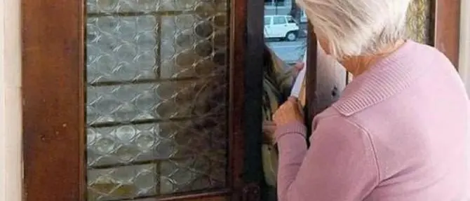 Palmi, finte volontarie aggrediscono anziana e le portano via la fede: arrestate