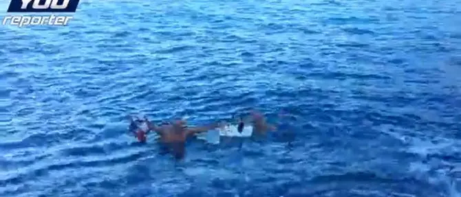 Un buon Natale da… brividi: bagno fuori stagione per due appassionati di mare (VIDEO)