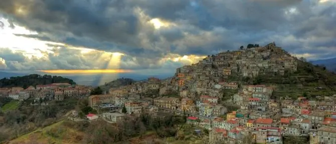 Emergenza idrica, l’appello disperato del sindaco di Tiriolo: «Non so che fare, la politica dov'è?»