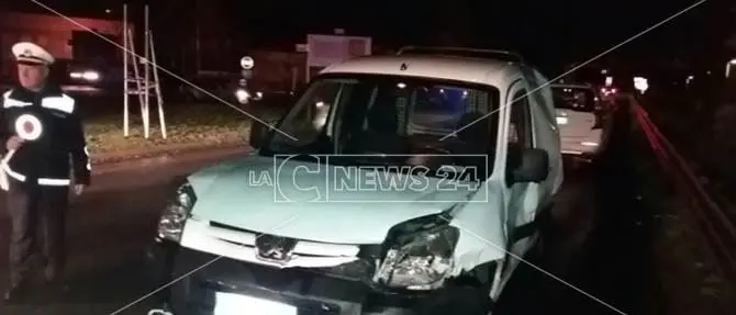 Incidente sulla statale 107, due feriti