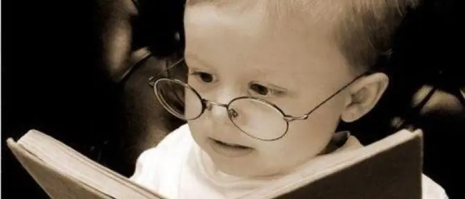 Genitori rimbambiti d’amore per la poesia di Natale dei pargoli