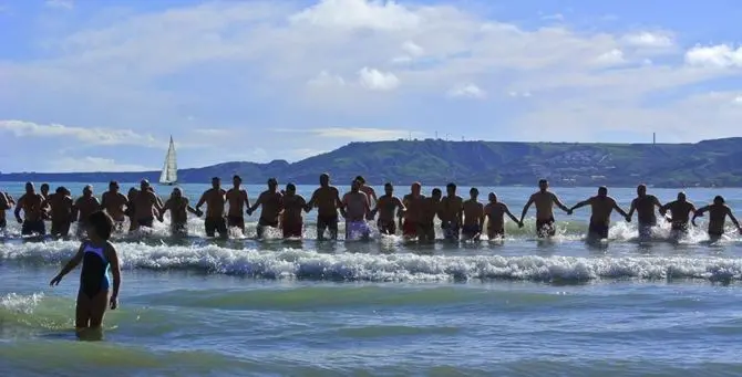 Crotone si prepara al tradizionale tuffo di Capodanno