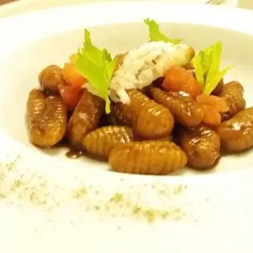 LA RICETTA DELLO CHEF | Orecchiette rigate con limetta, zenzero e scampi in salsa bisque e soia