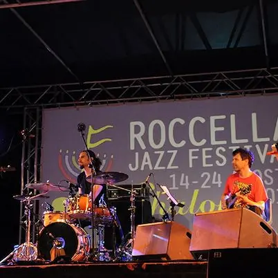 Al Roccella Jazz scoppia il caso compensi. I musicisti scrivono a Oliverio