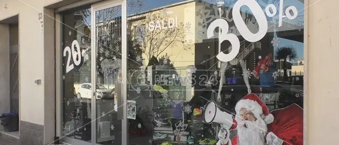 Economia, venerdì partirà la corsa ai saldi invernali anche in Calabria
