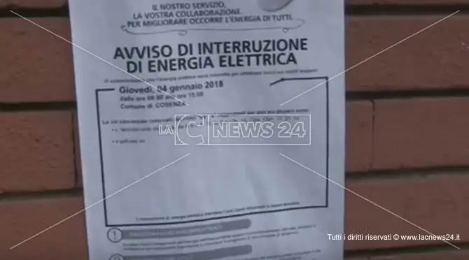 Cosenza, danni e disagi in centro per un guasto elettrico (VIDEO)