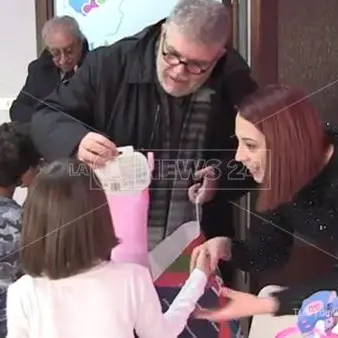 LaC porta i doni della befana ai bambini autistici della cooperativa SpecialMente (VIDEO)