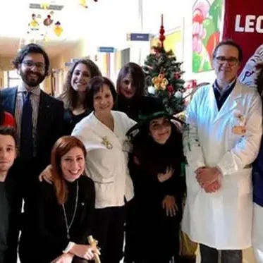 Al “Pugliese-Ciaccio” arriva la Befana in corsia