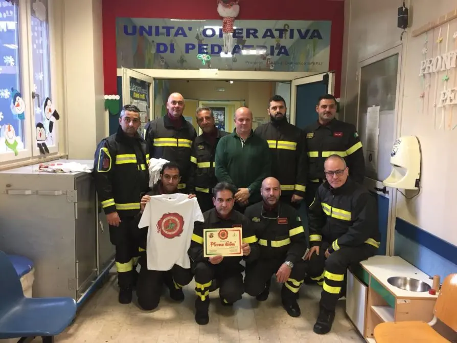 Pompieri in corsia nel giorno della Befana