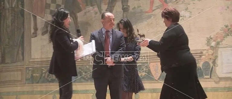 Gratteri: «Denunciate e abbiate fiducia nelle istituzioni» (VIDEO)