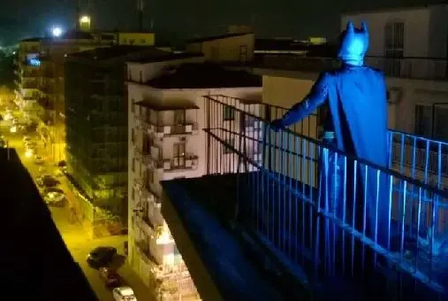 Crotone ha un nuovo difensore della legge: Batman