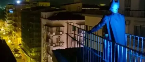Crotone ha un nuovo difensore della legge: Batman