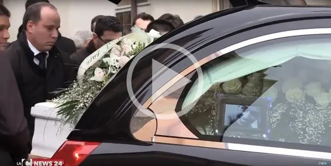 Addio a Vanessa, in migliaia ai funerali della 31enne diventata un simbolo di coraggio (VIDEO)