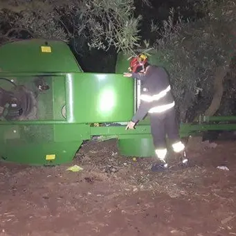 Maida, si ribalta con il trattore: muore giovane lametino