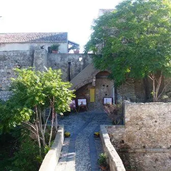Crotone, inaugurato il fondo librario Pitagora