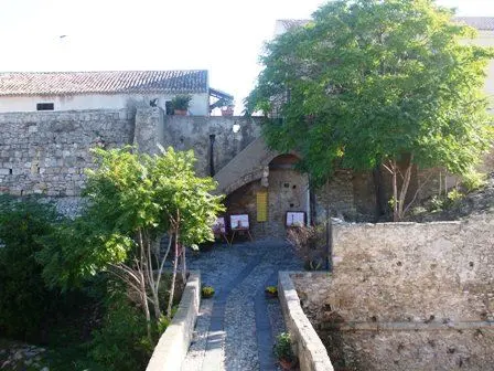 Crotone, inaugurato il fondo librario Pitagora