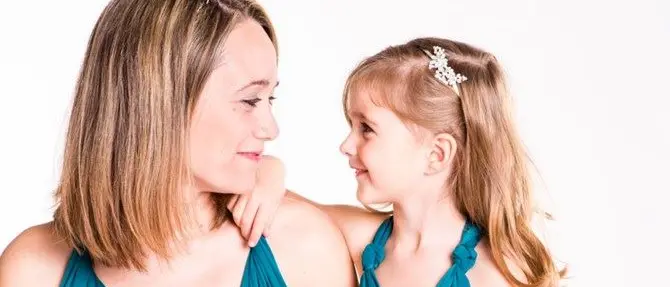 «Che bella bimba! Identica al papà…». E la mamma sbrocca