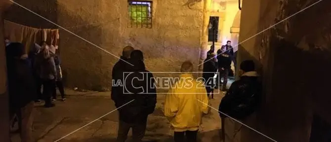 Crotone, giovane ucciso in centro: si costituisce 57enne (VIDEO)