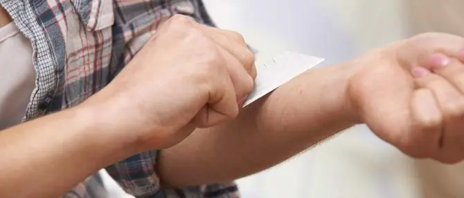 Cosenza, si provocano ferite e postano le foto sui social: la nuova “moda” tra i giovanissimi