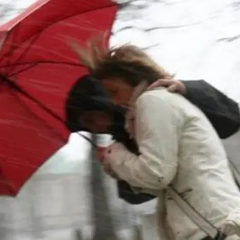 Tempesta di vento sulla Calabria, i consigli della Protezione civile